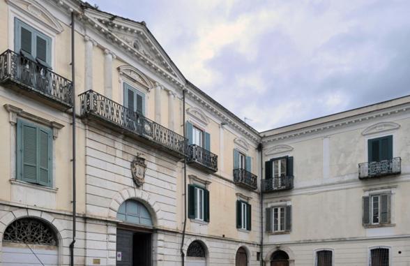 Отель Il Palazzotto Изерния Экстерьер фото