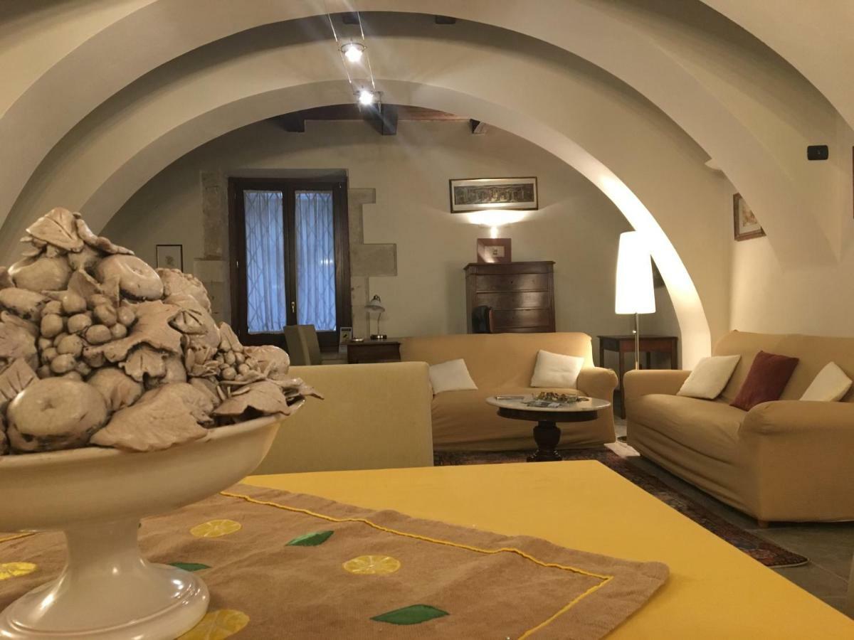 Отель Il Palazzotto Изерния Экстерьер фото